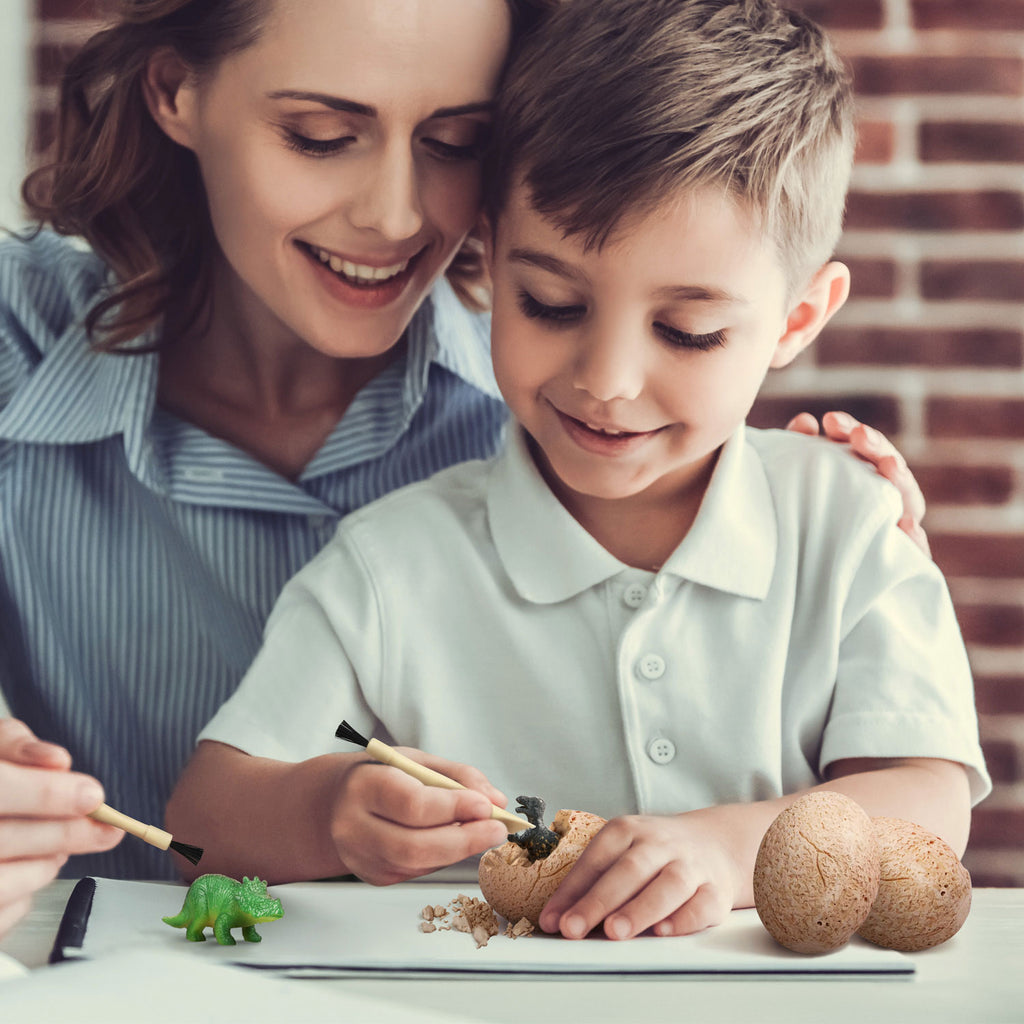 Dinosaur Egg Dig Kit – 12 Eggs with Dinosaur Figures